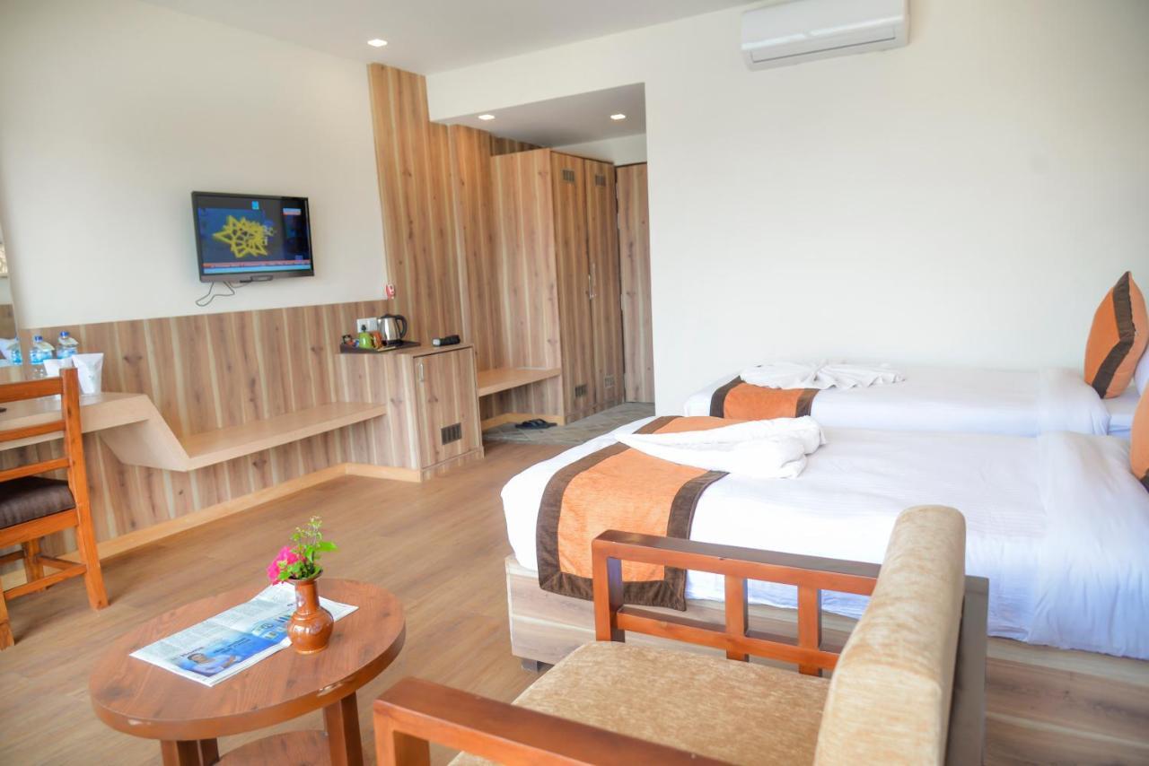 Park Safari Resort Sauraha Buitenkant foto